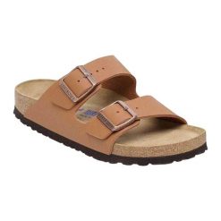 Klapki Damskie Arizona Suede. Brązowe klapki damskie Birkenstock, bez wzorów, z materiału, bez obcasa. Za 566.00 zł.