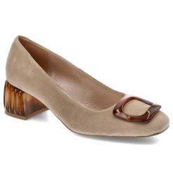 Beżowe Czółenka Espirito Damskie Eleganckie Obuwie. Brązowe czółenka damskie Espirito, z aplikacjami, z zamszu, bez obcasa, na obcasie. Za 429.00 zł.