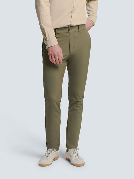 No Excess Spodnie chino w kolorze khaki rozmiar: M/L34. Brązowe spodnie materiałowe męskie No Excess, bez wzorów. Za 137.42 zł.