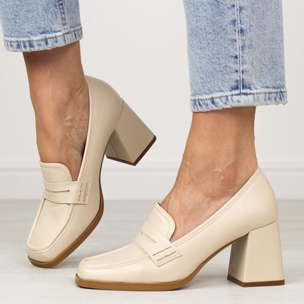 Beżowe mokasyny damskie na słupku Potocki 12324. Brązowe mokasyny damskie POTOCKI, ze skóry. Za 169.00 zł.