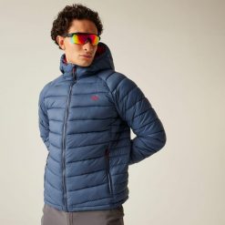 Kurtka turystyczna męska Mountain Series. Niebieskie kurtki męskie Dare 2b, m, bez wzorów, bez kaptura, narciarskie. W wyprzedaży za 449.99 zł.