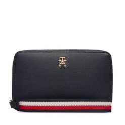 Portfel Tommy Hilfiger. Niebieskie portfele damskie Tommy Hilfiger, bez wzorów. Za 269.99 zł.