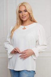 Elegancka bluzka Alie z kokardką w kolorze ecru PLUS SIZE XXL WIOSNA. Żółte bluzki damskie Moda Size Plus Iwanek, plus size, bez wzorów, z poliesteru, biznesowe, bez kołnierzyka, plus size, bez ramiączek. Za 189.90 zł.