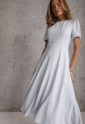 Niebieska Rozkloszowana Sukienka Koktajlowa VICES na Krótki Rękaw Nessesha. Niebieskie sukienki damskie Renee, na randkę, l, bez wzorów, eleganckie, bez kołnierzyka, bez ramiączek, maxi, rozkloszowane. Za 199.99 zł.