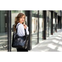 Skórzana torebka damska czarna PAOLO PERUZZI GA317. Czarne torebki klasyczne damskie Paolo Peruzzi, bez wzorów, ze skóry, bez dodatków. Za 499.99 zł.