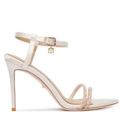 Sandały Marciano Guess. Białe sandały damskie Marciano Guess, z aplikacjami, bez obcasa, na szpilce. Za 1,119.00 zł.