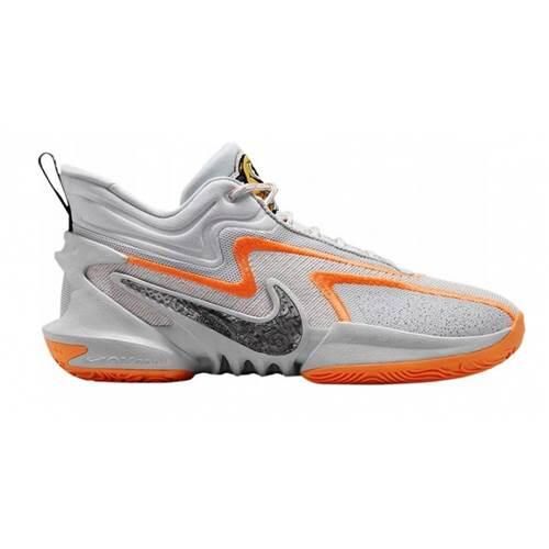 Buty do chodzenia męskie Nike Cosmic Unity 2. Brązowe obuwie do biegania damskie Nike. Za 599.10 zł.