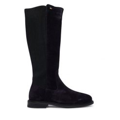 Kozaki Tommy Hilfiger. Niebieskie kozaki damskie Tommy Hilfiger, bez obcasa, na płaskiej podeszwie. Za 849.99 zł.