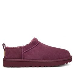 Śniegowce Ugg. Czerwone śniegowce damskie Ugg. Za 679.99 zł.