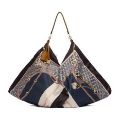 Torebka Liu Jo. Czarne torebki klasyczne damskie Liu Jo, bez wzorów, bez dodatków. Za 469.99 zł.