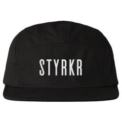 Czapka biegowa 5-panelowa Styrkr. Czarne czapki męskie STYRKR, bez wzorów, z materiału, sportowe. Za 180.00 zł.