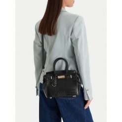 Torebka Nine West. Czarne torebki klasyczne damskie Nine West, bez wzorów, bez dodatków. Za 199.99 zł.