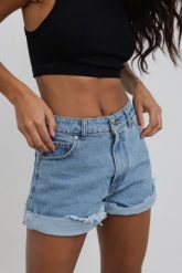 Szorty jeansowe z wysokim stanem w kolorze BLUE - VANITY -XS. Niebieskie szorty damskie Marsala, bez wzorów, z denimu, casualowe, z podwyższonym stanem. Za 349.90 zł.