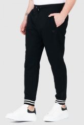 GUESS Czarne męskie spodnie dresowe, Rozmiar S. Czarne spodnie dresowe męskie Guess, z aplikacjami, z dresówki. W wyprzedaży za 199.99 zł.