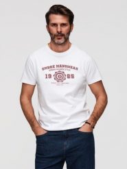 Bawełniany męski t-shirt z nadrukiem w stylu college – biały V1 - Rozmiar: M. Białe t-shirty męskie Ombre Clothing, m, z aplikacjami, z bawełny, bez kołnierzyka. Za 119.99 zł.
