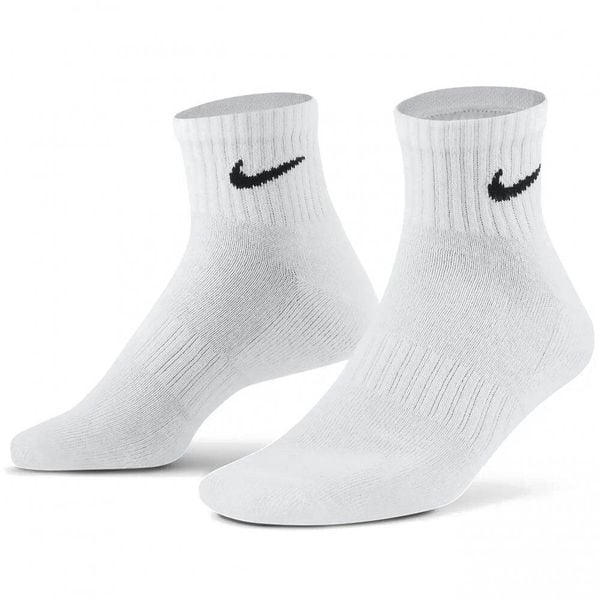 Skarpety Nike Everyday Cushioned Ankle. Białe skarpetki damskie Nike, bez wzorów. Za 71.92 zł.