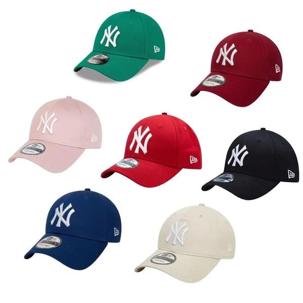 Czapka baseballowa New York Yankees. Czerwone czapki męskie New Era, bez wzorów. Za 254.00 zł.