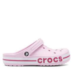 Klapki Crocs. Czerwone klapki damskie Crocs, bez wzorów, bez obcasa. Za 229.99 zł.