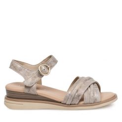 Sandały Lasocki. Brązowe sandały damskie Lasocki, bez wzorów, bez obcasa, na koturnie. Za 135.99 zł.