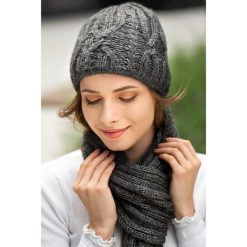 Czapka damska szara PAOLO PERUZZI A-03-GR. Szare czapki zimowe damskie Paolo Peruzzi, z materiału. Za 49.99 zł.