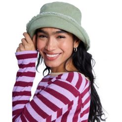 Kapelusz bucket dla Kobiety VICTIM OF LOVE Zielony. Zielone kapelusze damskie Roxy, bez wzorów, z bawełny. Za 129.99 zł.