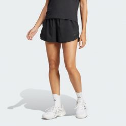 Szorty Club Tennis Climacool. Czarne szorty damskie Adidas, bez wzorów, sportowe. Za 149.00 zł.