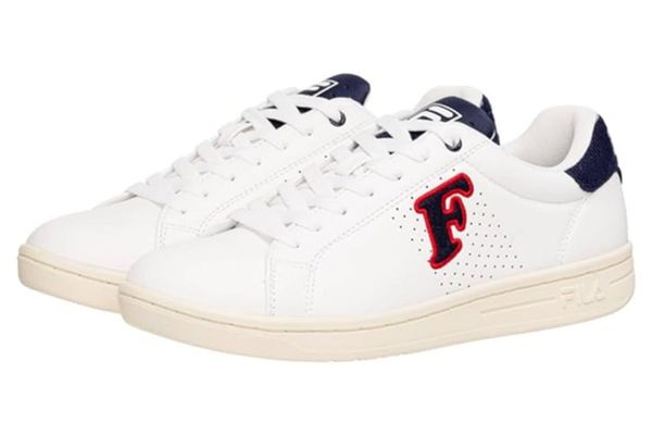 Buty do chodzenia męskie Fila Crosscourt 2 NT Patch. Białe buty sportowe na co dzień męskie Fila, z materiału, bez zapięcia, trekkingowe. Za 98.56 zł.