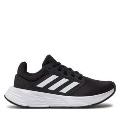 Buty do biegania adidas. Czarne obuwie do biegania damskie Adidas. Za 179.99 zł.