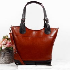 Torebka skórzana damska DAN-A T195B camel czarny. Brązowe torebki klasyczne damskie DAN-A, bez wzorów, ze skóry, bez dodatków. Za 399.99 zł.