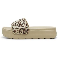 Klapki Puma Karmen Slide Wns I Am The Drama, Kobiety. Brązowe klapki damskie Puma, bez wzorów, z materiału, bez obcasa. Za 153.99 zł.