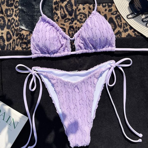 Bikini prążkowane na plażę regulowane ramiączka Ruveyda. Fioletowe bikini damskie Intica, bez wzorów. Za 139.00 zł.