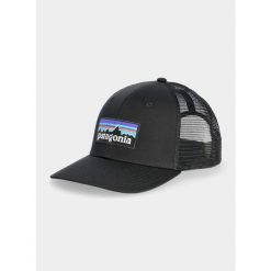 Czapka Patagonia P-6 Logo Trucker Hat - black. Czarne czapki męskie Patagonia, bez wzorów, sportowe. Za 142.99 zł.