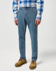 MESKIE SPODNIE WRANGLER GREENSBORO STEEL SLATE 112371375. Spodnie materiałowe męskie Wrangler, bez wzorów, z jeansu. Za 219.99 zł.