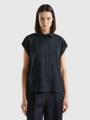 Benetton Bluzka w kolorze czarnym rozmiar: XS. Czarne bluzki damskie Benetton, xs, bez wzorów, ze lnu, bez kołnierzyka, bez ramiączek. Za 96.60 zł.