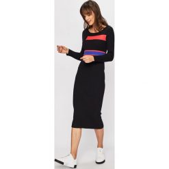 Armani Exchange - Sukienka. Sukienki damskie Armani Exchange, na co dzień, s, bez wzorów, z bawełny, casualowe, bez kołnierzyka, bez ramiączek, maxi, dopasowane. W wyprzedaży za 479.90 zł.