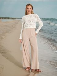 Sweter - kremowy. Białe swetry klasyczne damskie Sinsay, l, bez kołnierzyka. Za 49.99 zł.