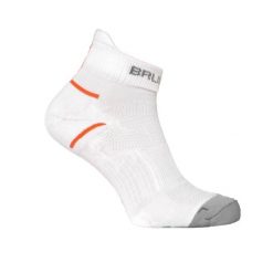 Skarpety do biegania męskie Brubeck Running Light. Białe skarpetki męskie Brubeck, bez wzorów, z bawełny. Za 34.99 zł.