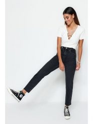 Trendyol Dżinsy - Slim fit - w kolorze czarnym rozmiar: 34. Czarne jeansy damskie Trendyol, z podwyższonym stanem. Za 79.03 zł.