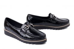 SOLO 023W2 czarny napl. Gu, półbuty damskie. Czarne półbuty damskie Solo, bez wzorów, bez obcasa, na koturnie. Za 201.37 zł.