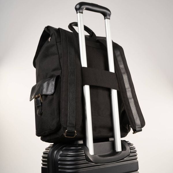 Plecak męski szkolny A4 na laptopa podróżny do pracy wegański Paolo Peruzzi E-22-BL. Brązowe plecaki męskie bez wzorów, z bawełny. Za 169.99 zł.