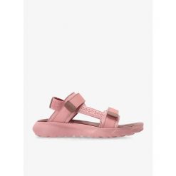 Sandały damskie Columbia Peakfreak Roam Sandal. Czerwone obuwie trekkingowe damskie Columbia, bez wzorów, bez obcasa. W wyprzedaży za 229.00 zł.