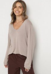 Beżowy Wiskozowy Sweter o Pudełkowym Kroju z Metaliczną Nitką Essmia. Brązowe swetry klasyczne damskie Born2be, plus size, z dzianiny, bez kołnierzyka, plus size. Za 79.99 zł.