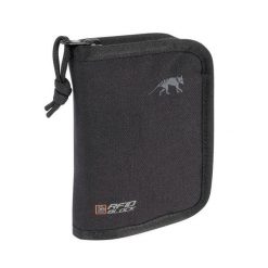 Outdoorowy Tasmanian Tiger Portfel TT RFID B Czarny. Czarne portfele damskie TASMANIAN TIGER, bez wzorów, z materiału. Za 142.99 zł.
