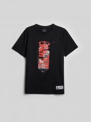 4F T-shirt regular z nadrukiem męski 4F | Mateusz Gamrot - czarny XL. Czarne t-shirty męskie 4f, l, z aplikacjami, z bawełny, bez kołnierzyka. Za 129.99 zł.