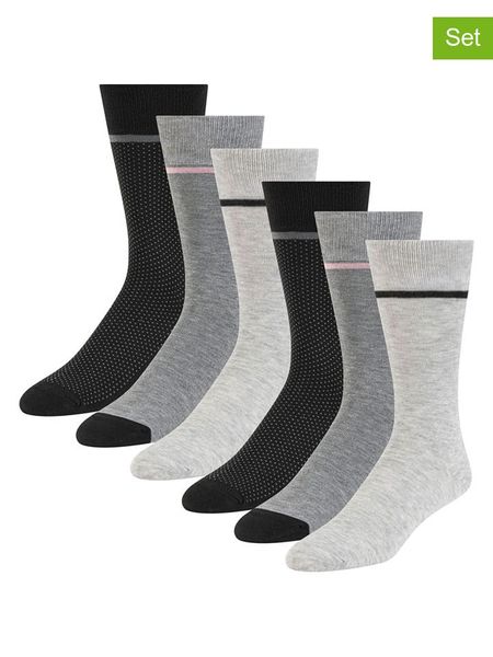 Ted Baker Skarpety (12 par) w kolorze szarym rozmiar: onesize. Szare skarpetki męskie Ted Baker, bez wzorów. Za 56.99 zł.