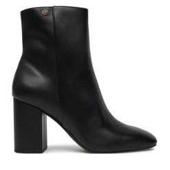 Botki MICHAEL Michael Kors. Czarne botki damskie MICHAEL Michael Kors, bez obcasa, na słupku, bez zapięcia. Za 1,129.00 zł.