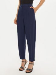 Bruuns Bazaar Spodnie materiałowe Cindy BBW2393 Granatowy Loose Fit. Niebieskie spodnie materiałowe damskie Bruuns Bazaar, bez wzorów, z materiału. Za 229.99 zł.