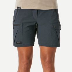 Spodenki trekkingowe damskie Forclaz MT500. Czarne szorty damskie FORCLAZ, bez wzorów, z syntetyku, sportowe. Za 99.99 zł.