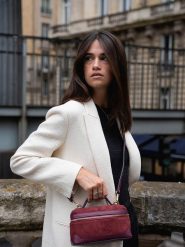 Maison héritage PARIS Skórzana torebka "Simos Suede" w kolorze bordowym - 21 x 13 x 9 cm rozmiar: onesize. Czerwone torebki klasyczne damskie maison héritage PARIS, bez wzorów, z materiału, bez dodatków. Za 330.67 zł.