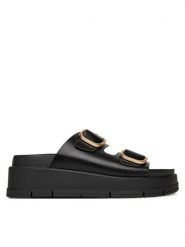 DeeZee Klapki HY62273-2 Czarny. Czarne klapki damskie DeeZee, bez wzorów, z materiału, bez obcasa. Za 149.99 zł.